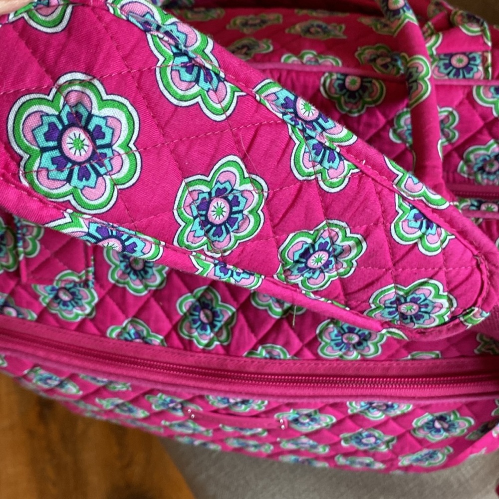 Vera Bradley Pink Swirls Flowers overnight weekend bag - Picture 3 of 12